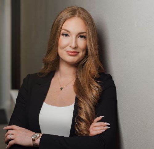 Nicole Oliver, Mortgage Broker