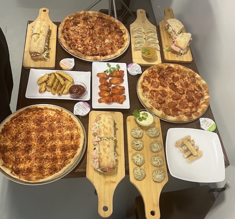 Chilliwack Pizza & Mo:Mo House
