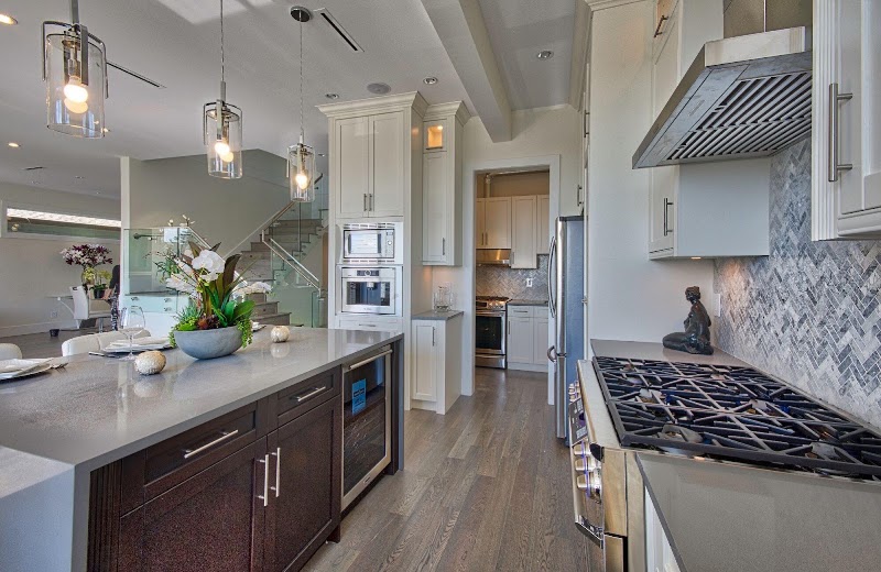 LA STARS KITCHEN CABINET